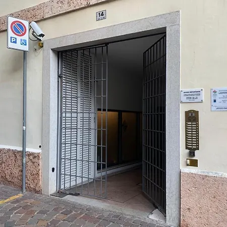 Historical Palace Dietro Le Mura Apartment